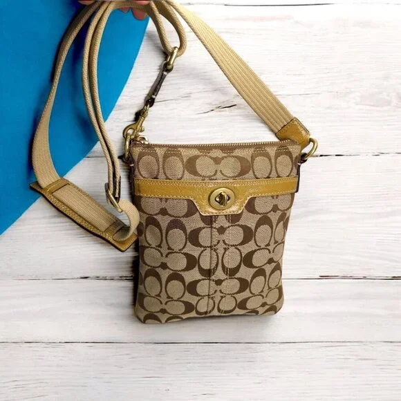 COACH Signature Canvas small crossbody bag in tan with turnlock - Picture 4 of 9